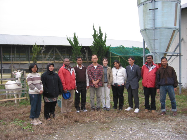 「海外集団研修受入事業 2011」_a0120513_1938695.jpg