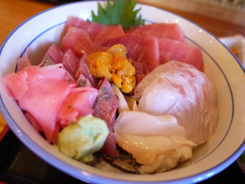 最高！特選海鮮丼　【茅ヶ崎　海鮮料理　伊勢屋（いせや）】_b0153224_21153683.jpg