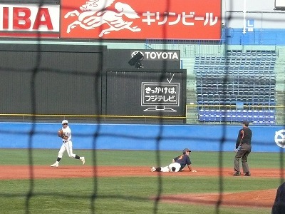 拓殖大（２部優勝）対中央大（１部最下位）　１１月１３日　東都大学野球入替戦・前半_b0166128_9405126.jpg