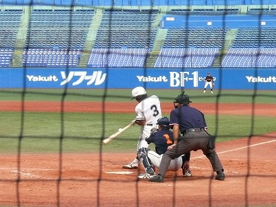 拓殖大（２部優勝）対中央大（１部最下位）　１１月１３日　東都大学野球入替戦・前半_b0166128_9512281.jpg