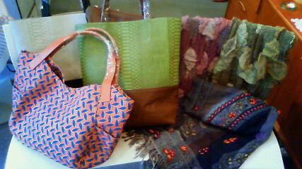 BAG・ストール入荷!_f0191649_1411693.jpg