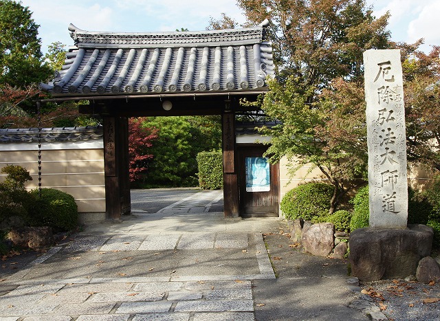 京都　紅葉探し　神光院・正傳寺_a0206577_1353356.jpg