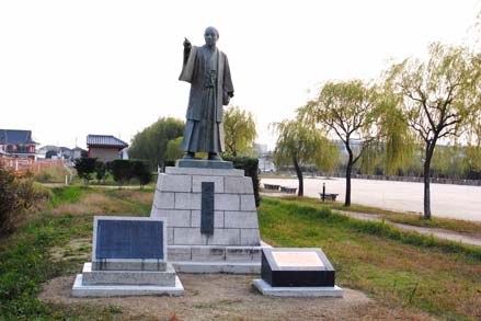棚田嘉十郎像が移動していた 平城宮跡 平城宮跡の散歩道 棚田嘉十郎像が移動していた 平城宮跡 平城宮跡の散歩道