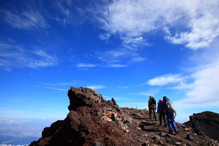 3776m　～富士山　Ⅴ　お鉢巡り　２　大沢崩れ最上部_f0057178_636930.jpg