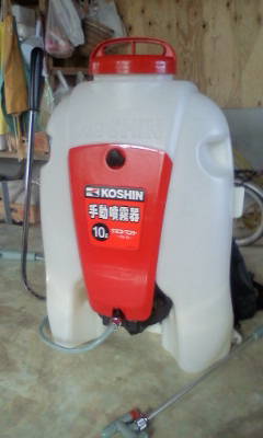 楽チン手動噴霧器を買いました。_d0026905_11544514.jpg