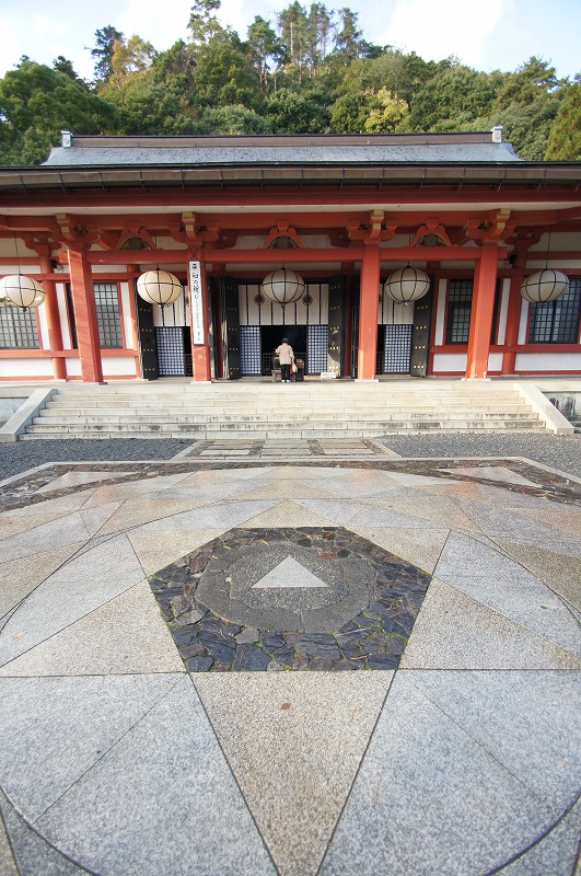 京都紅葉さがし　幸せになーれ♪・・鞍馬寺_a0206577_2230187.jpg