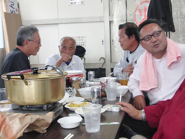 「小潤井川 友の会」設立記念の芋煮会_f0141310_7594560.jpg