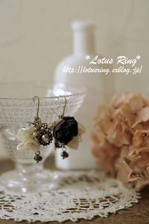 Jewel Pearlのアシンメトリーピアス_a0169912_18152032.jpg