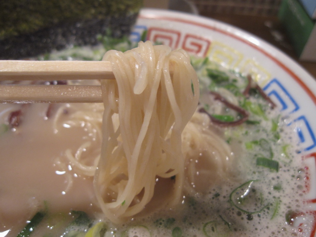 つけ麺 中華そば 節(ぶし)「白潮豚骨ラーメン¥650+万能ねぎ¥150+替え玉¥100」@府中_b0042308_15403466.jpg