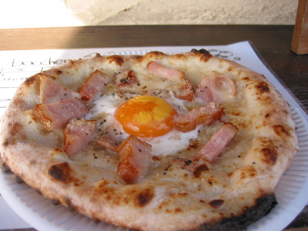 「カキのクリームピッツァ」_a0120513_22335244.jpg