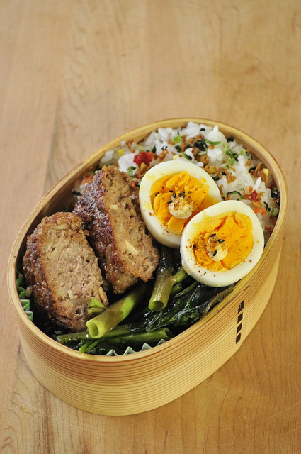 もやしハンバーグ弁当_b0171098_843073.jpg