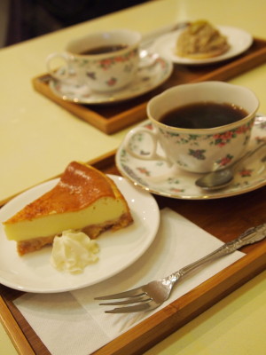 チーズケーキセット：cafe　さくはな（青森市）*オフ会_b0147224_12105038.jpg