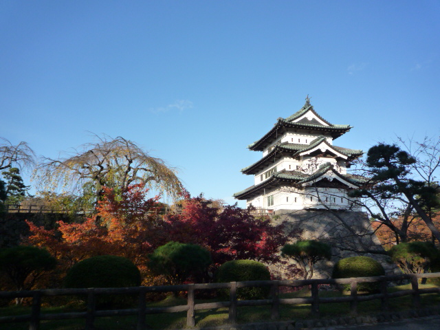 着物で青森・羽織と衿まき・弘前城の美しい紅葉。_f0181251_17133560.jpg