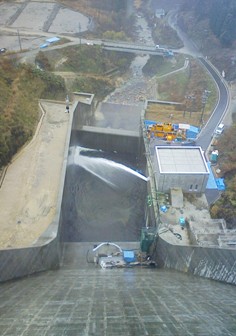 「土木の日」市民見学会-丹生川ダム-_f0197754_2336384.jpg