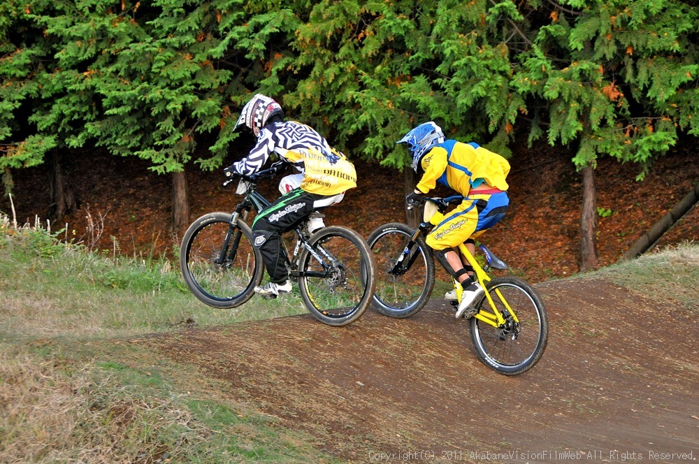 2011JOSF緑山１１月定期戦VOL3：MTBエリート決勝　動画あり_b0065730_2134064.jpg