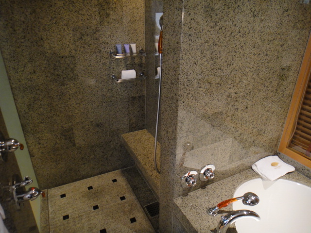 f0036857_2221381.jpg