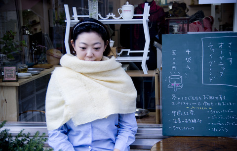 恵文社にお茶とお菓子の屋台がでます。_d0164561_22544654.jpg