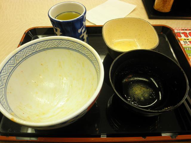 吉野屋の牛丼 関目店_c0118393_9513693.jpg