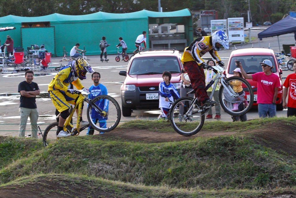 2011 JOSF 11月緑山定期戦 Vol.02 MTBエリート、エキスパート決勝_b0136231_1152656.jpg