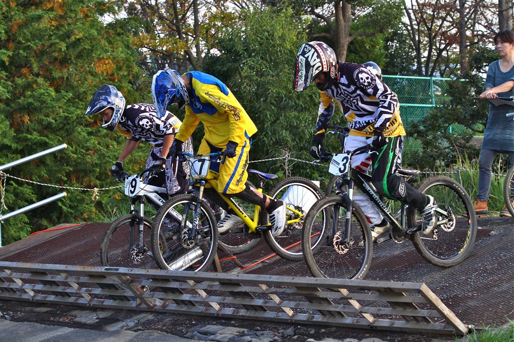 2011 JOSF 11月緑山定期戦 Vol.02 MTBエリート、エキスパート決勝_b0136231_16799.jpg