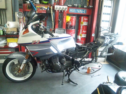 ヤマハFJ1200のリアディスク交換でござる。_a0163159_2311515.jpg