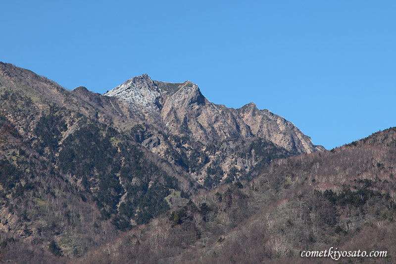 初冠雪。たぶん・・・_b0179231_1128594.jpg