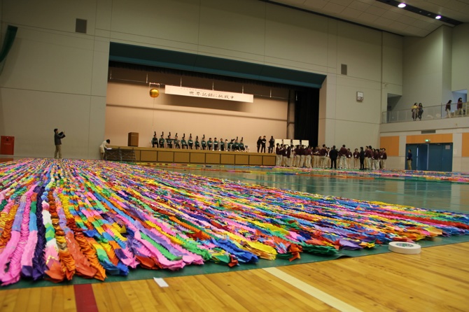 10万羽の折鶴で日本を元気に！！～世界記録に挑戦～_e0145173_1194728.jpg