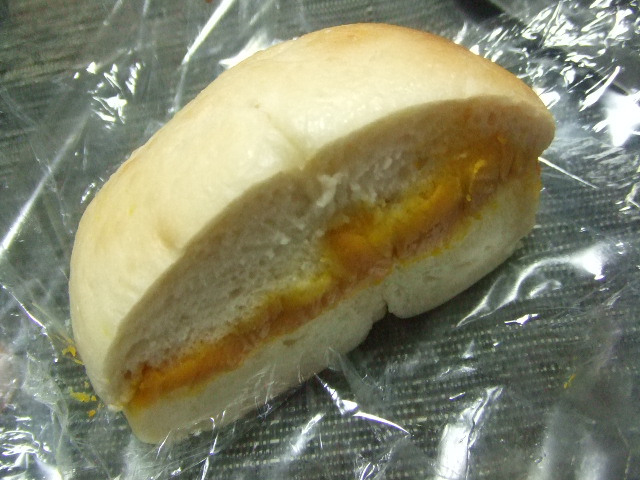 ハニーズベーグル パンプキンミルククリームサンド_f0076001_2341212.jpg