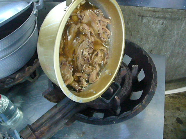 スジ・クアトロの脅威_d0164343_12482557.jpg