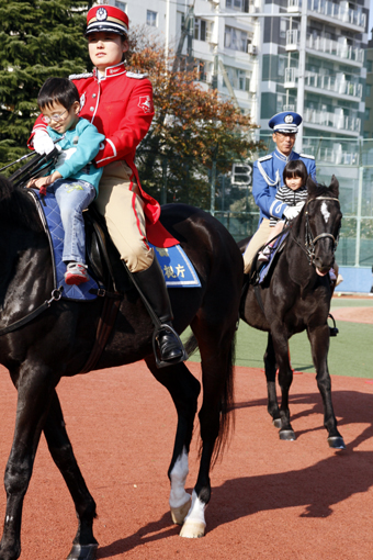 警視庁騎馬隊乗馬体験 写真家 柿沼隆ブログ