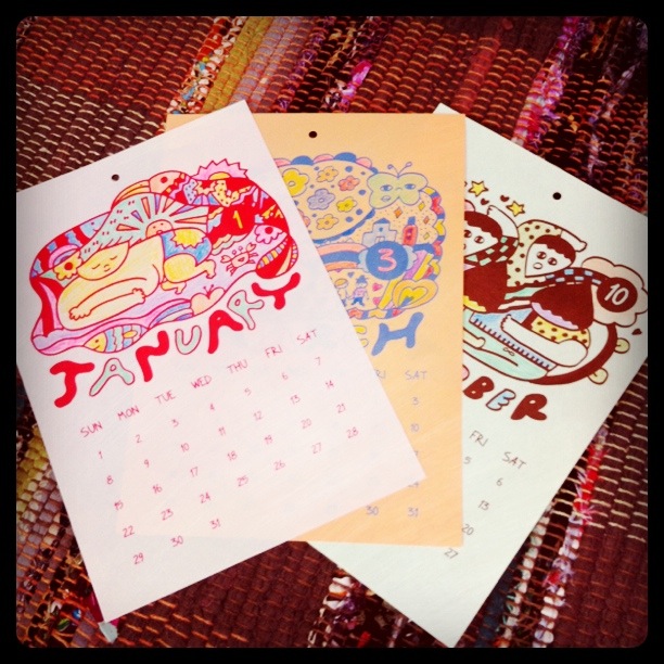 2012年カレンダー 発売開始 ぬりえができるよ!_e0023512_17481126.jpg