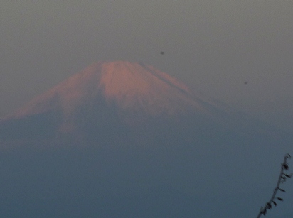 雪が増えた富士山_d0015968_18504854.jpg