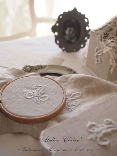 イニシャル刺繍のホワイトサンプル製作中_a0157409_824443.jpg