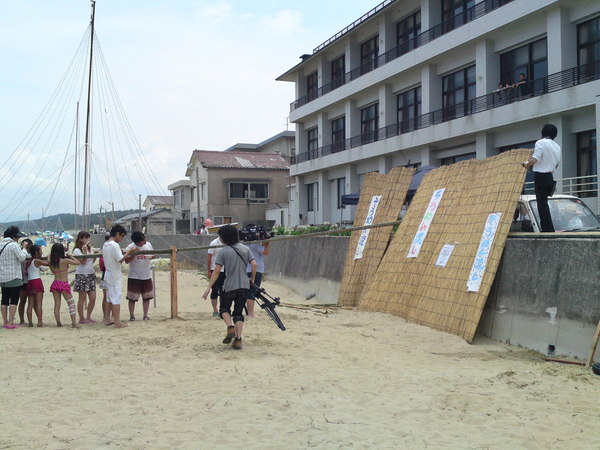 海の家・・海まで届くソーメン流し大会！_f0224320_1053084.jpg