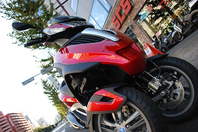 MP3 Yourban 300ie 入荷速報!_d0099181_14333497.jpg