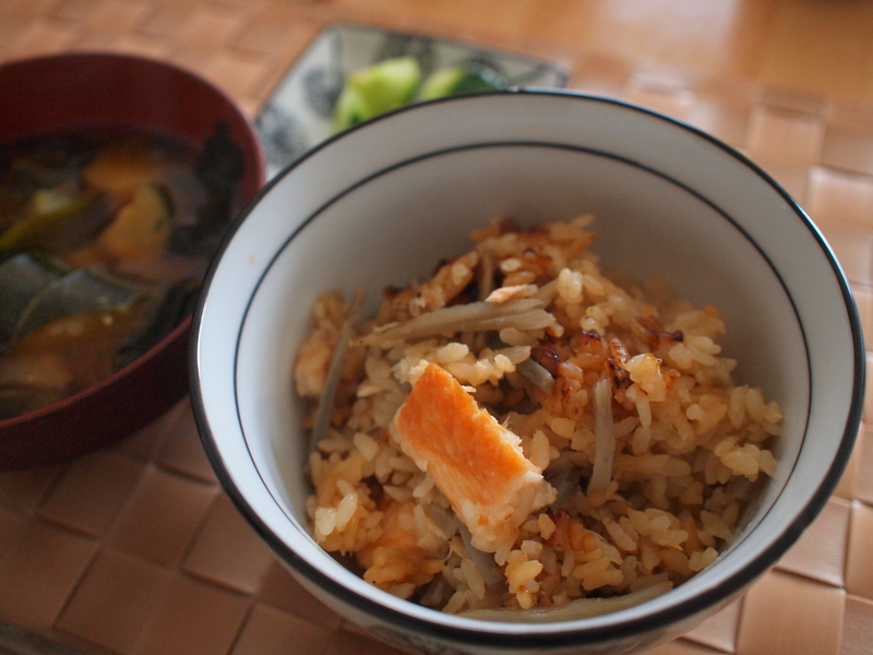 鮭とごぼうの炊き込みご飯_e0241807_172572.jpg