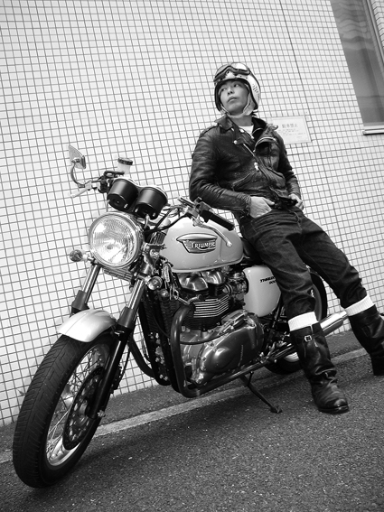 渡部 宇洋 & TRIUMPH THRUXTON 900(2011 1103)_f0203027_12465079.jpg