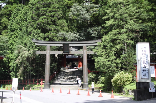 二荒山神社へ_c0119036_19512018.jpg