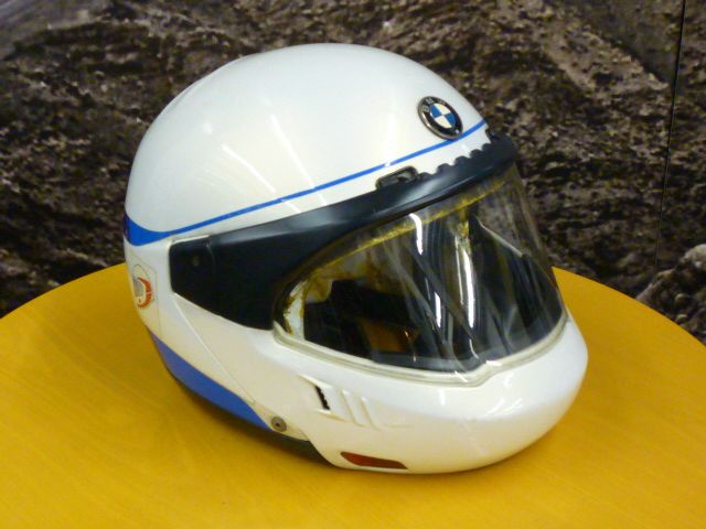 BMW純正ヘルメットの歴史4_e0254365_1837745.jpg