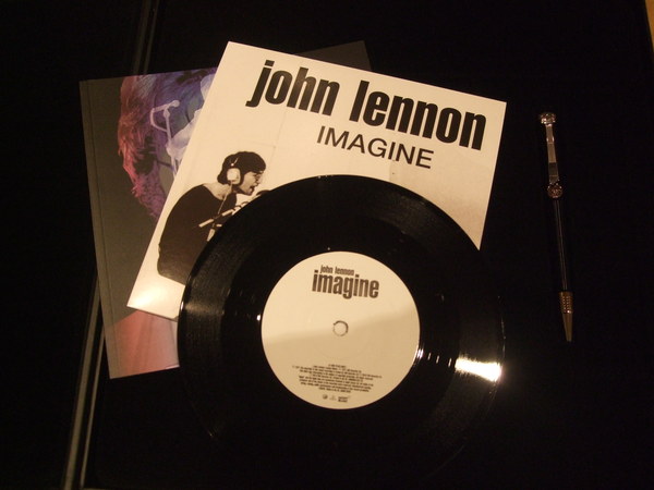 john lennon エディション_a0234212_13125623.jpg