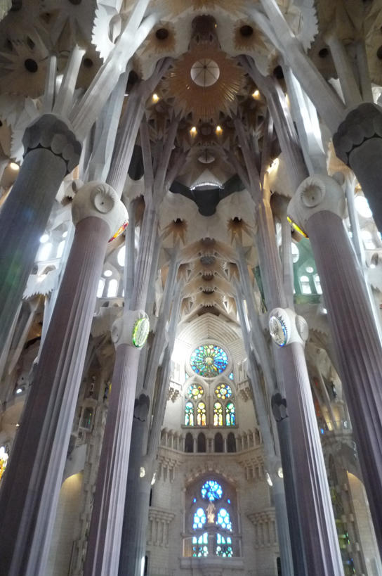 バルセロナへ　ガウディの建築に感動_f0044846_1215181.jpg