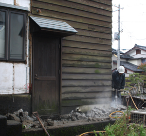 見附にある上野住宅建材さんの２０年前の ｒ00モデル住宅 の改修が始まりました ロビン アート スタジオ 良きものとゆっくりと