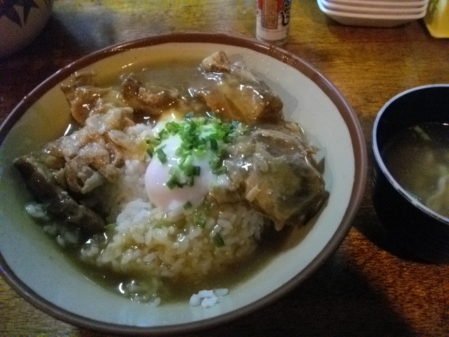 沖縄県那覇市の開南近くの丸安そばの軟骨丼_d0153509_1665038.jpg