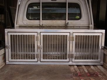特注 車載ケージ 一銃一狗の秘犬 求菩提犬 くぼてけん