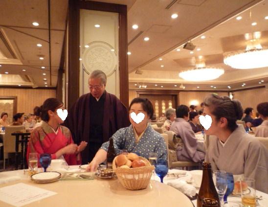 山口伊太郎さんのお孫さんのいちごの着物。_f0181251_17324047.jpg