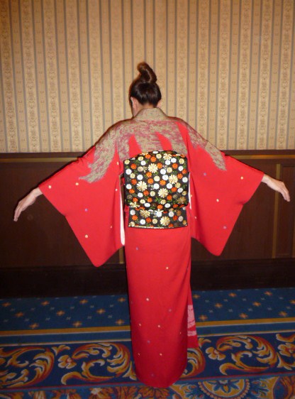 山口伊太郎さんのお孫さんのいちごの着物。_f0181251_1741337.jpg