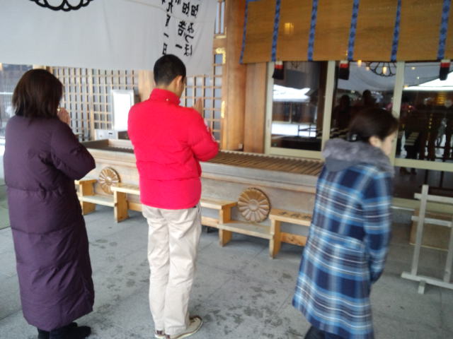 ランクル TOMMY札幌店 12月1日 月初、神宮参拝!_b0127002_21321421.jpg
