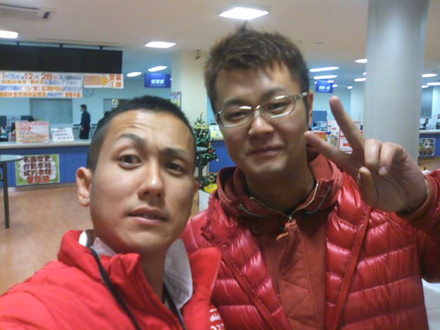 ランクル TOMMY札幌店 12月1日 月初、神宮参拝!_b0127002_2216634.jpg