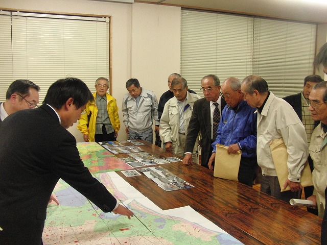 事前の検討・準備が必要な災害時の避難所運営と「学校避難所防災連絡会議」_f0141310_831509.jpg