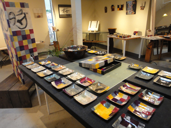 陶、書、紙 三人展_e0109554_1905439.jpg